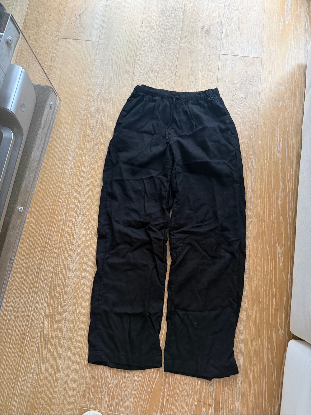 Aritzia Men's Black Elastic-Waist Joggers